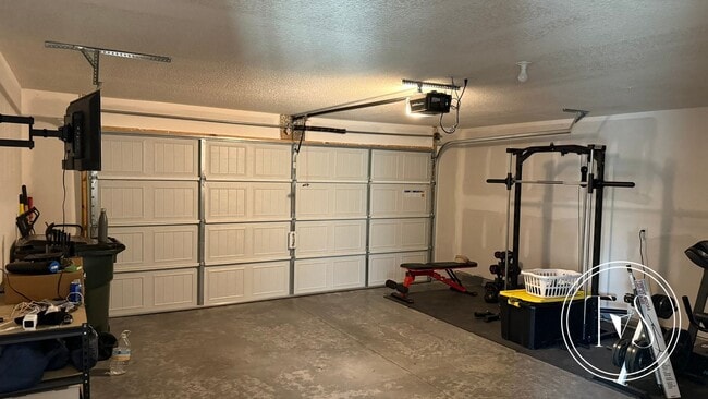 Building Photo - RATE DROP ALERT (was $2600/month)!