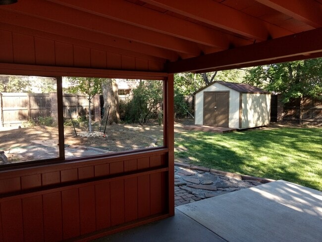 Building Photo - Beautifully Updated Boulder 3Bed/2Bath- Walking distance from CU campus & 29th St Mall! Available...
