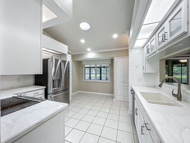 Building Photo - Elegant 4-Bed Winter Park Home with Oversized Hot Tub & Scenic Setting