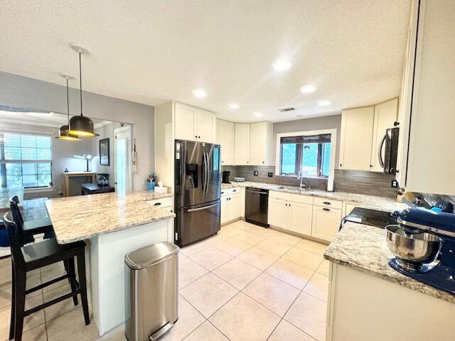 Building Photo - 620 Grenada Way