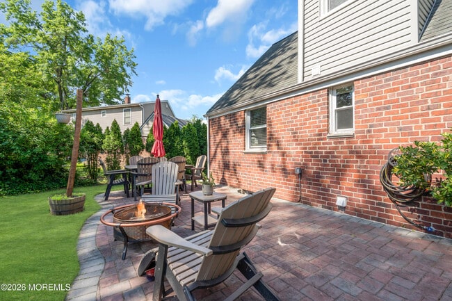 Building Photo - 519 Ryeside Ave