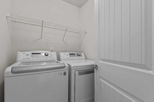 Building Photo - 1211 Nightshade Dr