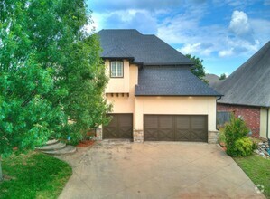 Building Photo - Stunning Executive Home for Lease!