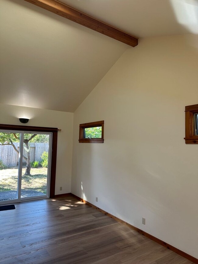 Building Photo - Charming Studio Loft in Arcata – Close to Plaza & Cal Poly Humboldt