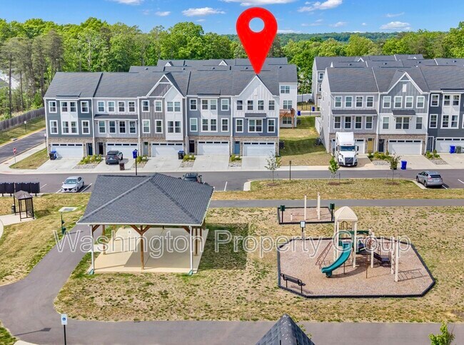 Building Photo - 4013 Singerville Ct