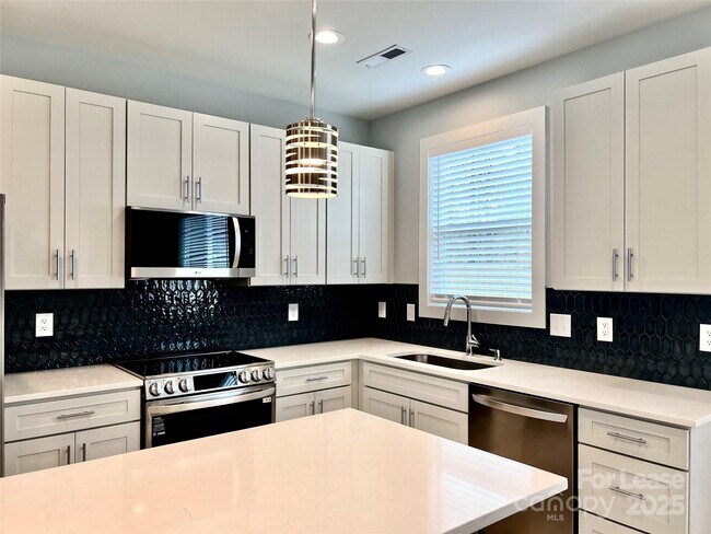 Building Photo - 13038 John Bostar Ln