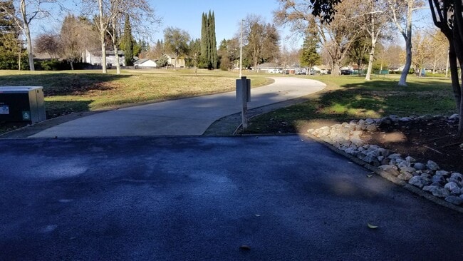 Building Photo - North Davis Condo-Available