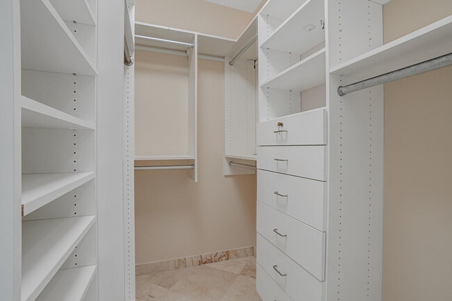 Building Photo - 3630 Gardens 901c Pky