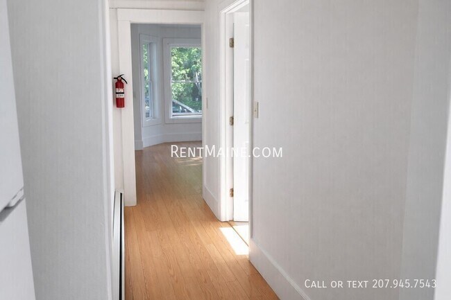 Building Photo - 16 Congress St