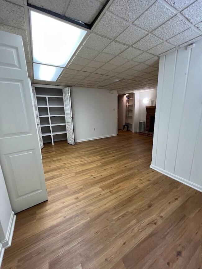 Building Photo - Berkley Stunner