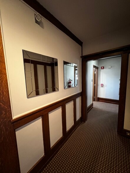 Building Photo - 24 S River St