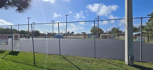 Building Photo - 201 NE 2nd Ave