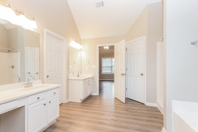Building Photo - 230 Warm Springs Trail