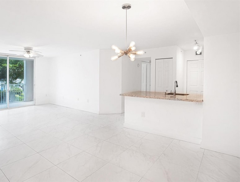 Building Photo - 777 SW 111th Way
