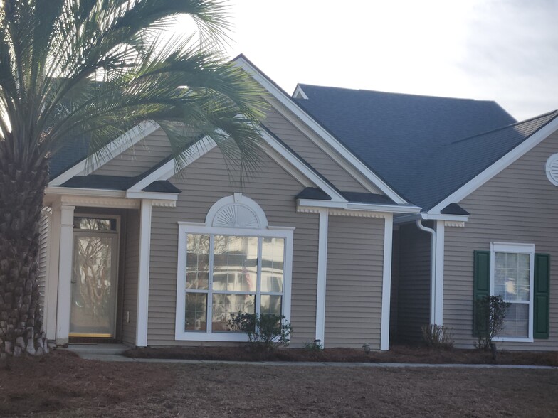 Beautiful Home Many Upgrades & Ammenities - 2569 Palmetto Hall Blvd