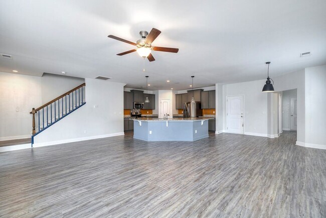 Building Photo - Beautiful home in popular Heritage Bay - F...