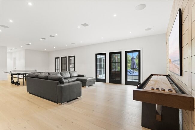 Building Photo - 3 Old Mill Ct