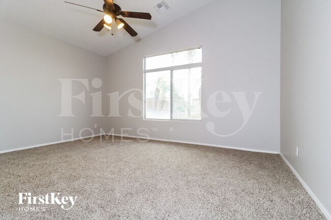 Building Photo - 10802 W Granada Rd