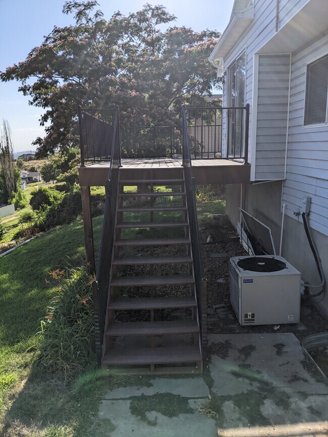 Building Photo - 387 E 3550 N