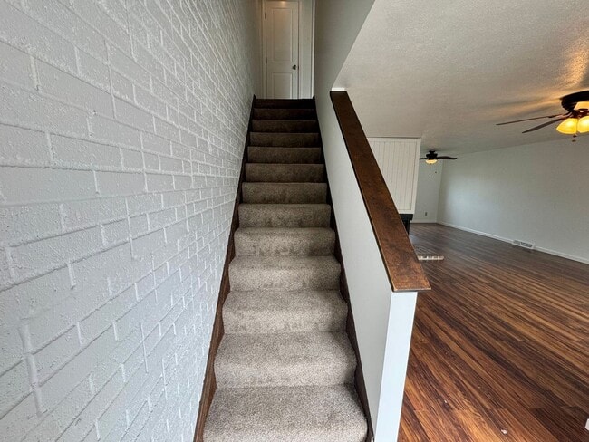 Building Photo - Charming 2 Bed 1.5 Bath in Gibsonia!