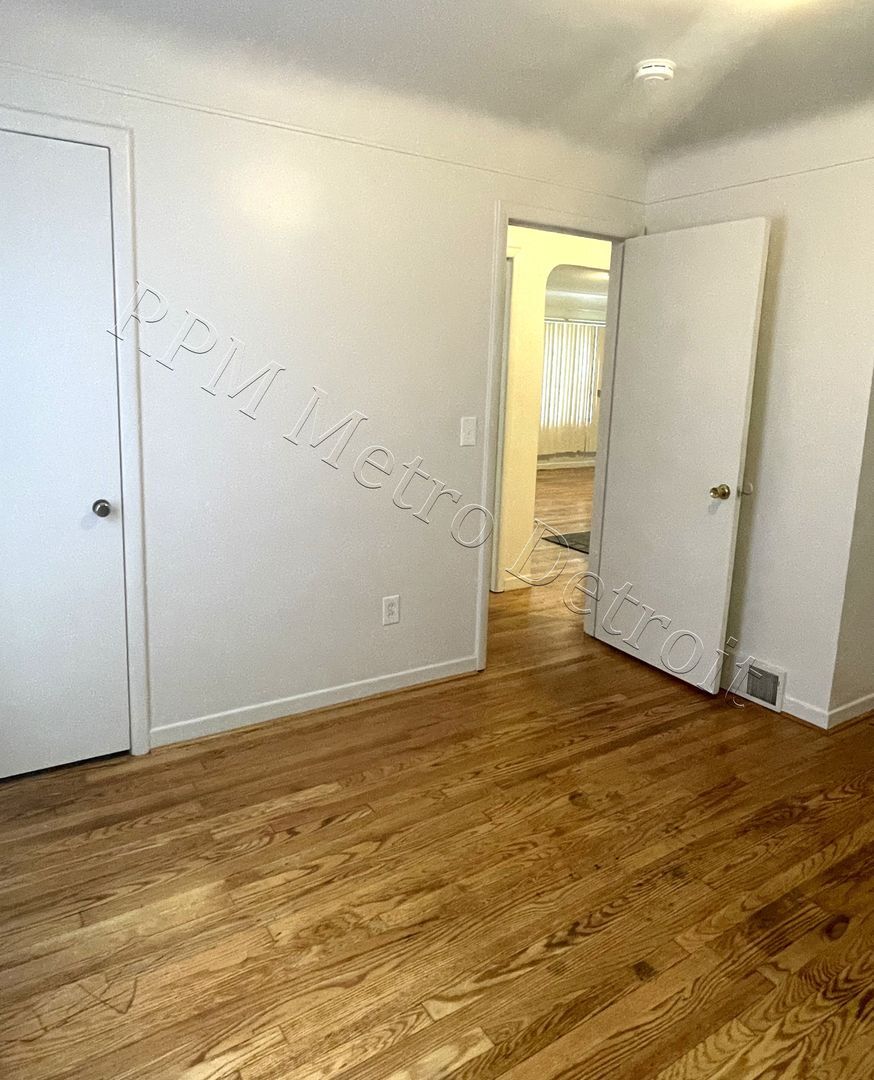 Building Photo - 32851 Linderman Ave