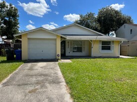 Building Photo - 2909 Cedaridge Dr