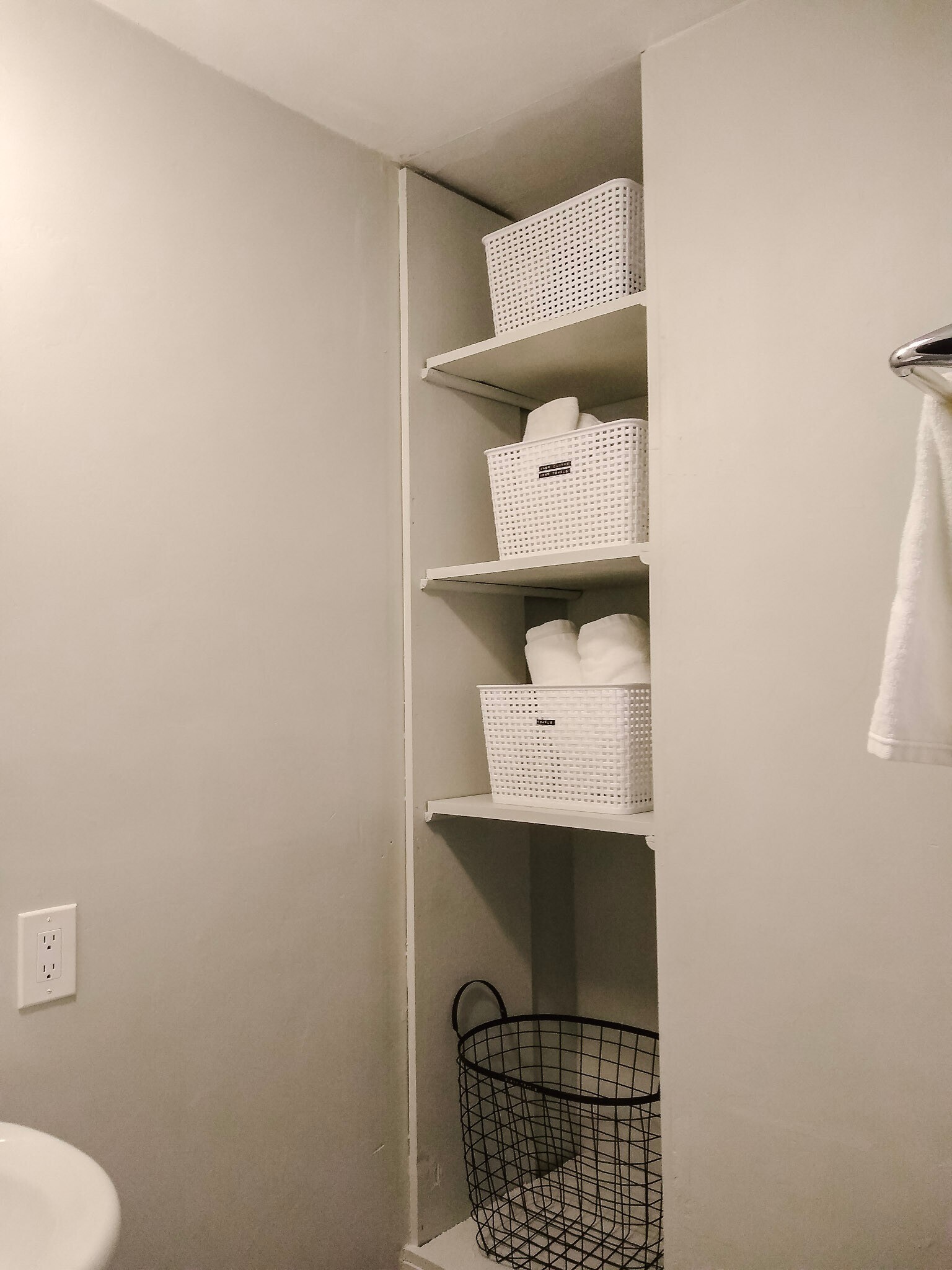 Building Photo - 567 Main St