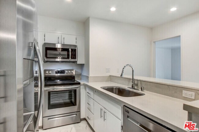 Building Photo - 1885 Veteran Ave