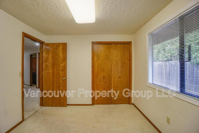 Building Photo - 2208 SE 130th Ave