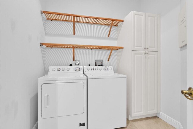 Building Photo - 7535 Old Thyme Ct