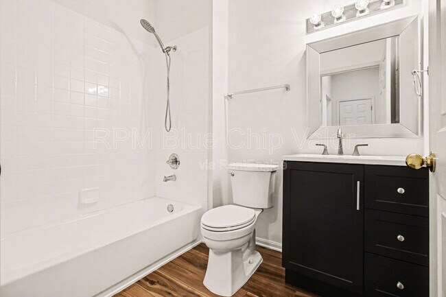 Building Photo - 3795 Brantford Way