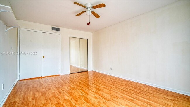 Building Photo - 11101 SW 15th Manor