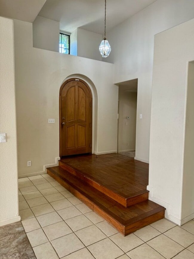 Building Photo - Nice Family Home in Quiet Neighborhood formally known as the French Collection Homes