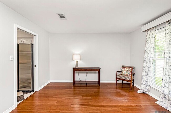 Building Photo - 4112 Pine Park Dr