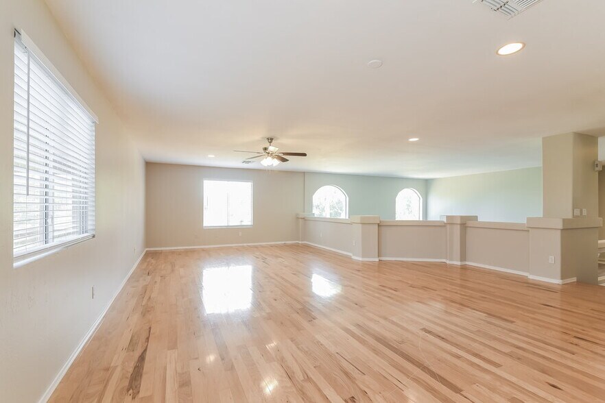 Building Photo - 3796 E Leah Ln