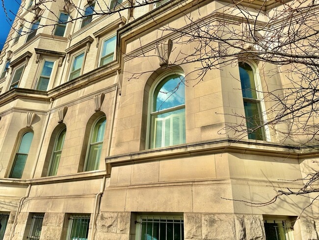 Building Photo - Beautiful Balfour Historic 1 Bedroom Condo 16th & U Street