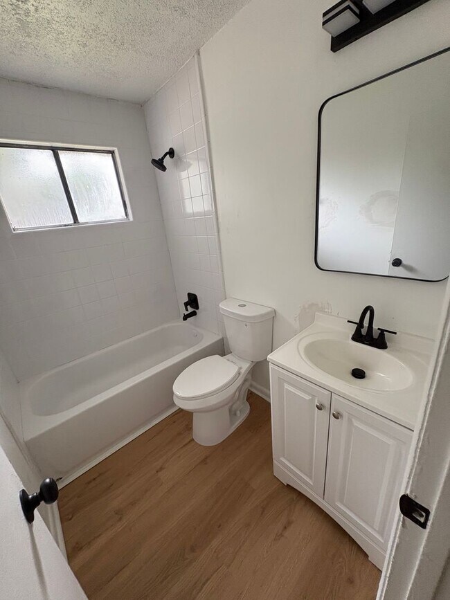 Building Photo - 5216 Westchase Ct