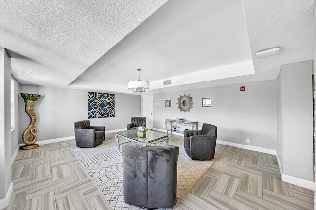 Building Photo - 3051 NE 48th St
