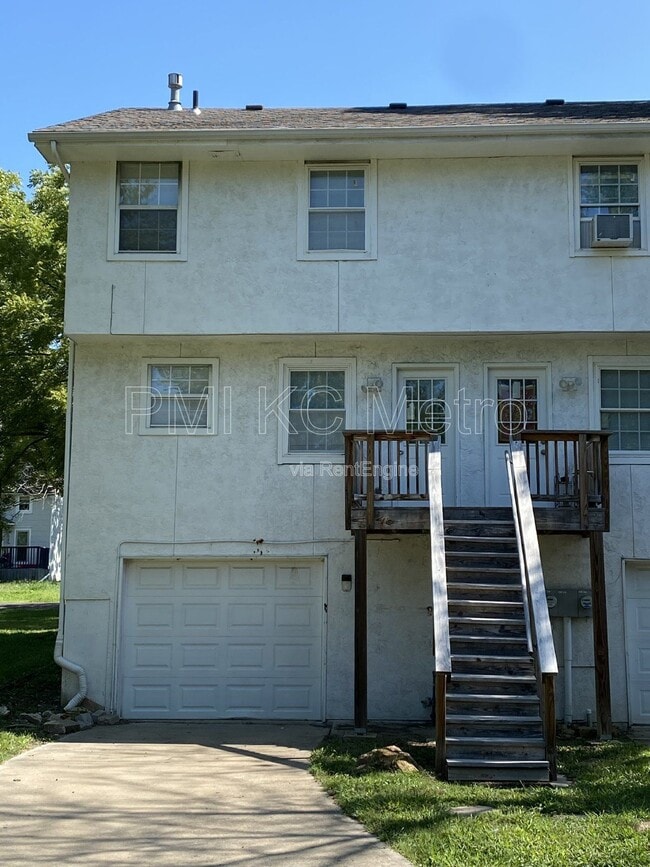 Building Photo - 312 3rd St