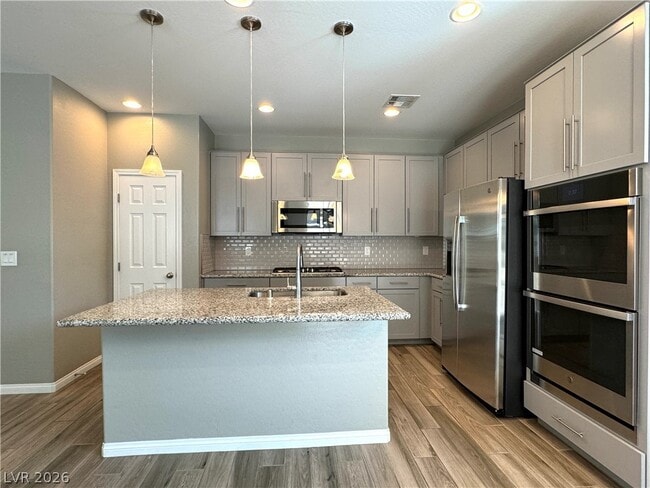 Building Photo - 12545 Skylight View St