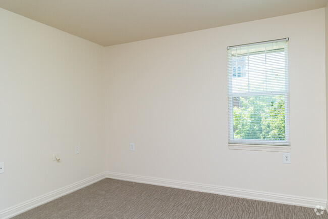 1BR, 1BA - 675SF - Bedroom - Crawford Square Apartments