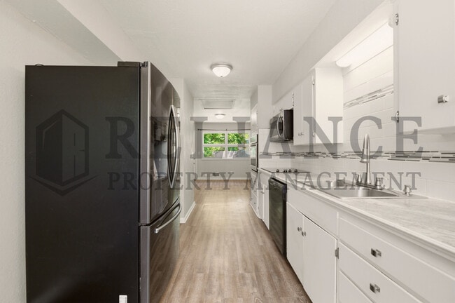 Building Photo - 730 N Chipper Ln