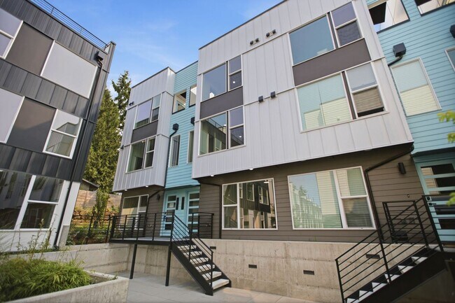 Building Photo - 12512 35th Ave NE