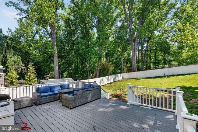 Building Photo - 3925 Ashwood Pl