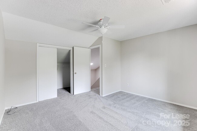 Building Photo - 4027 Bearwood Ave