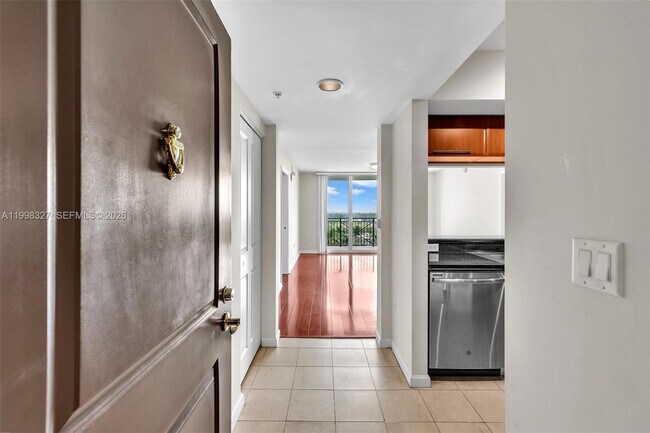 Building Photo - 610 W Las Olas Blvd