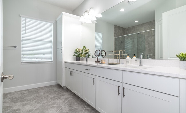 Building Photo - 15145 Cameo Ct