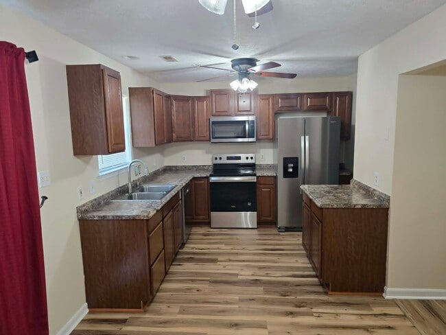 Building Photo - 45275 Elkton Ln