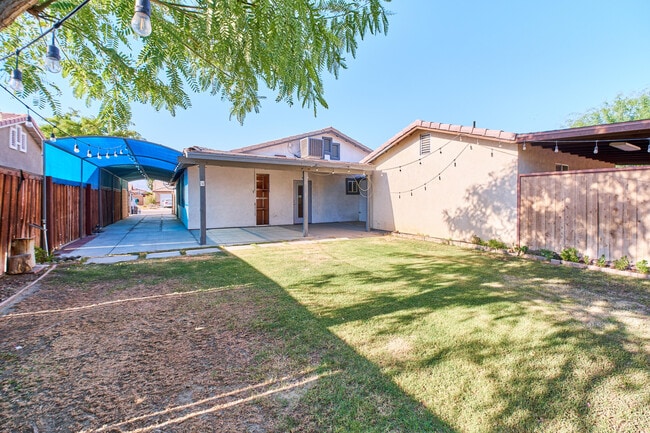 Building Photo - 85815 Avenida Raylynn