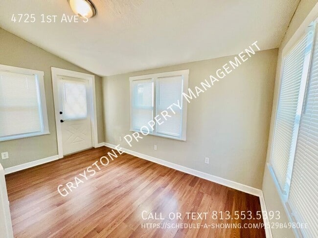 Building Photo - 4725 1st Ave S